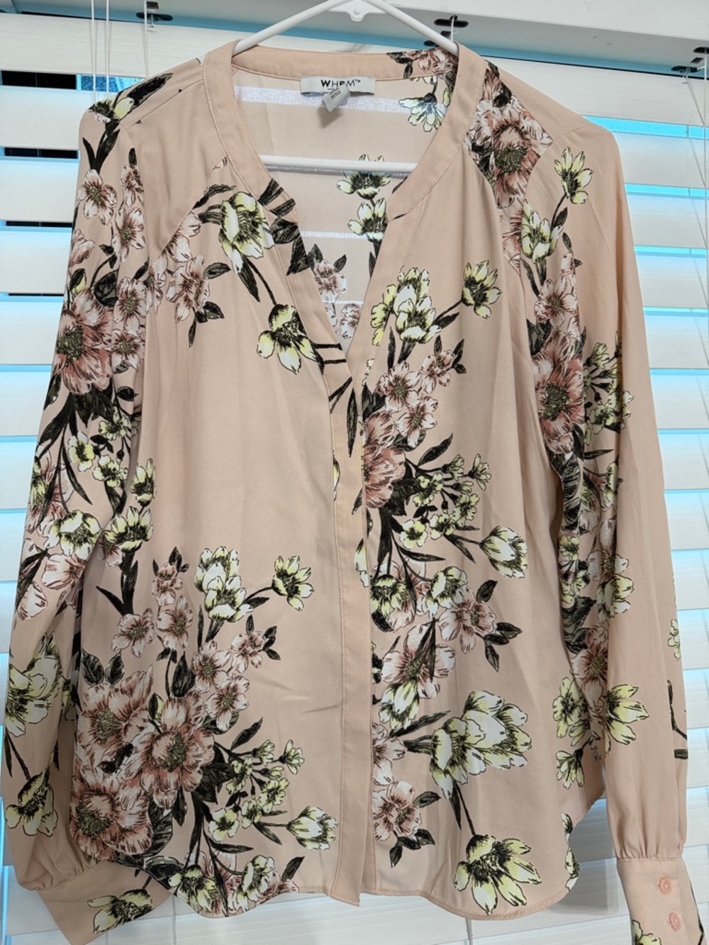 White House Black Market Blush Floral V-Neck Button-Front Blouse